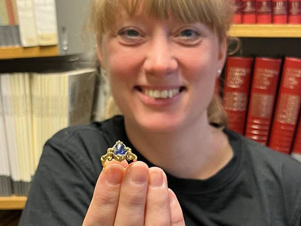 Medieval Gold Ring Set With Blue Stone Is Unearthed in Norway’s Oldest Town