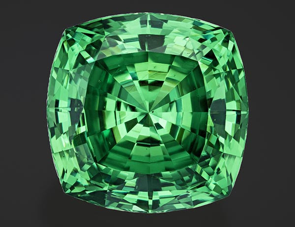 116-Carat Tsavorite Goes on Public View at Natural History Museum in DC