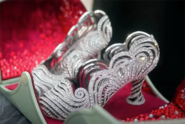 ‘Wicked’ Stays True to Its 1900 Roots as Ruby Slippers Flip Back to Silver