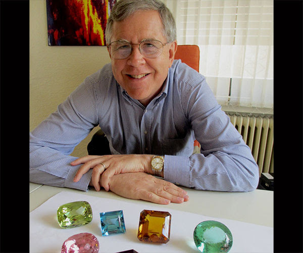 ‘Keeper of the Hope Diamond’ to Retire After Nearly Four Decades at Smithsonian