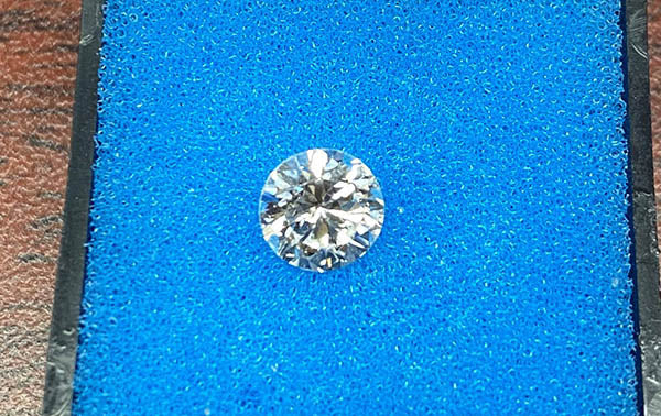 TSA Officer Helps Reunite Honeymooners With Engagement Diamond Lost at JFK Airport