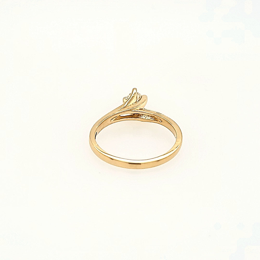 Solitaire Diamond Engagement Ring in 14k Gold