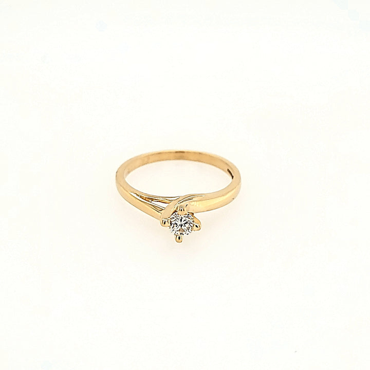 Solitaire Diamond Engagement Ring in 14k Gold