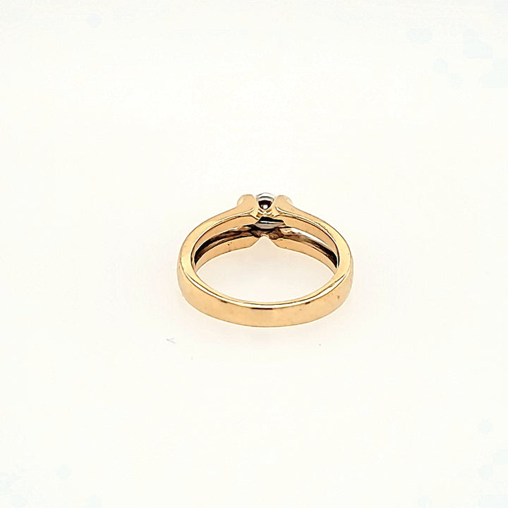 Solitaire Diamond Ring in 14k Gold