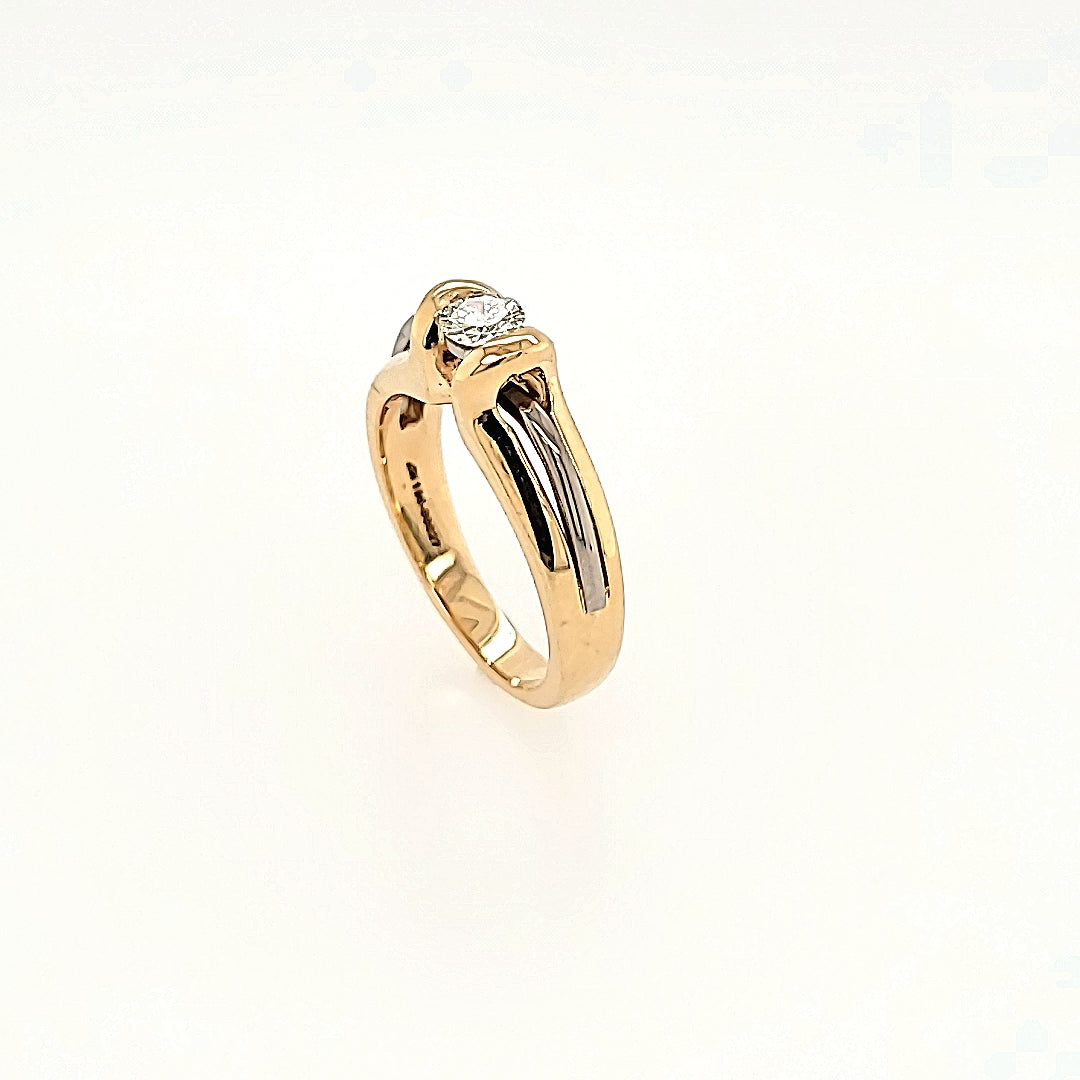 Solitaire Diamond Ring in 14k Gold