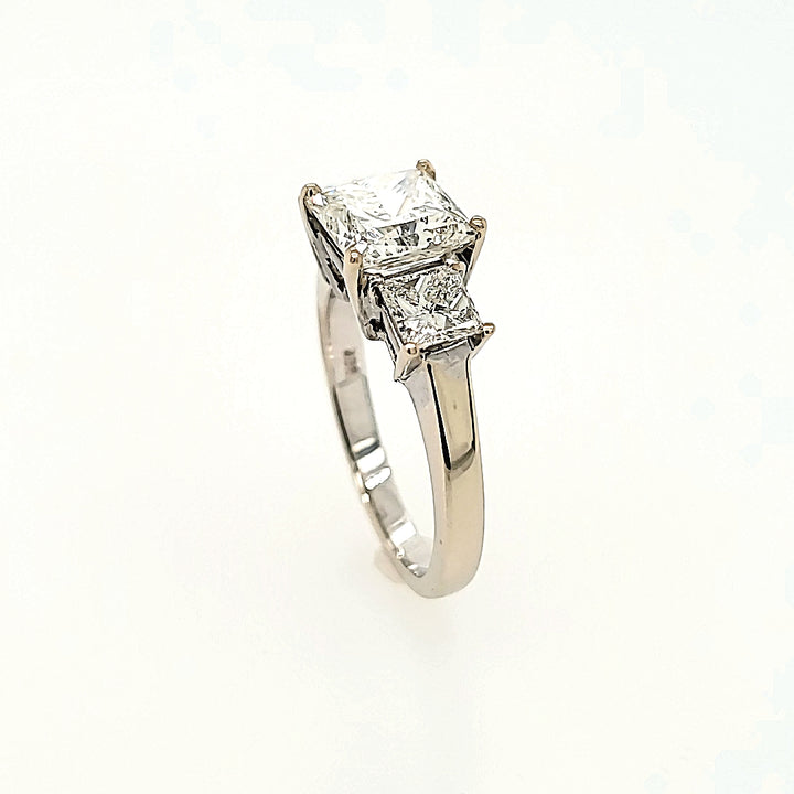Three Stone Diamond Ring in 14k Gold