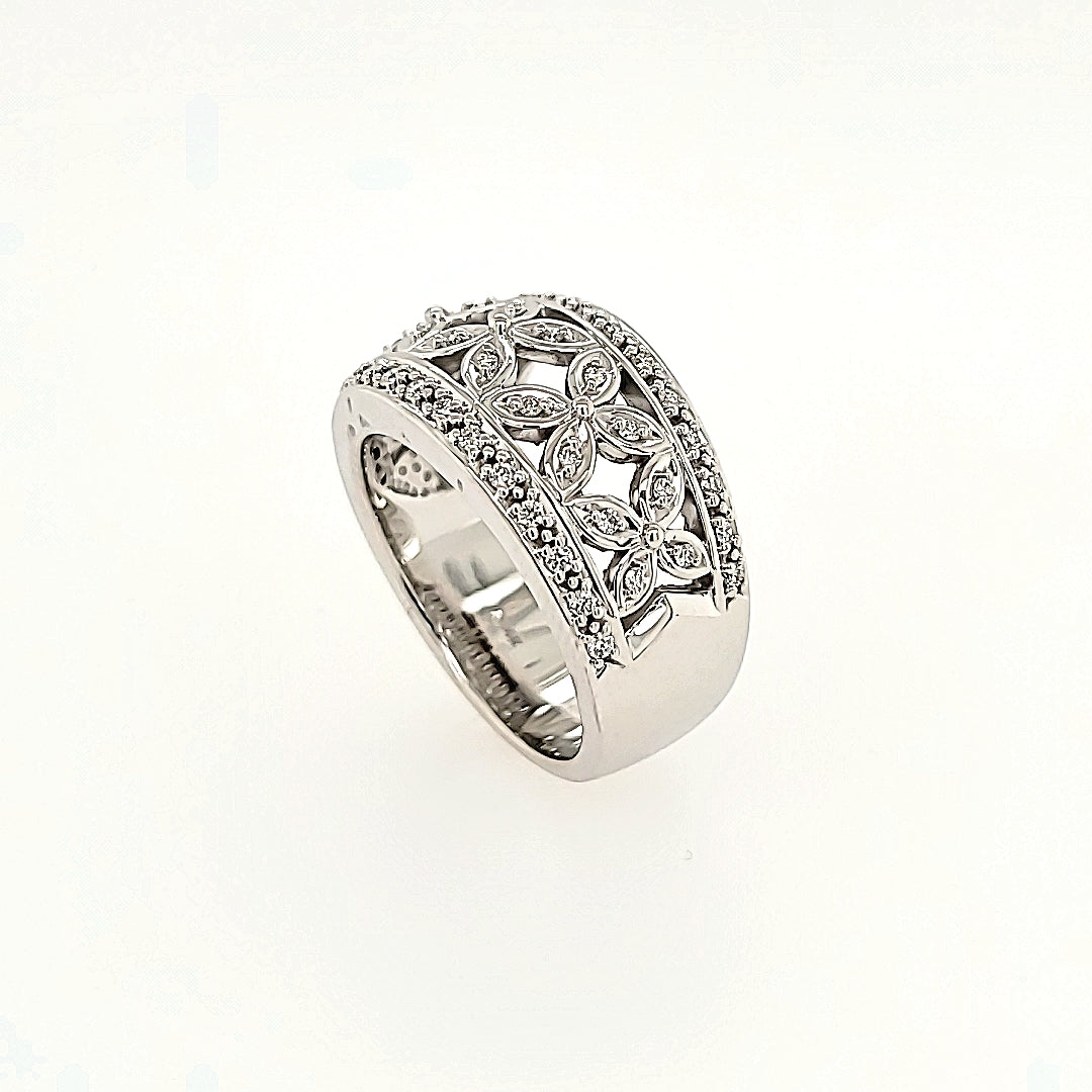 Diamond Band in 14k Gold