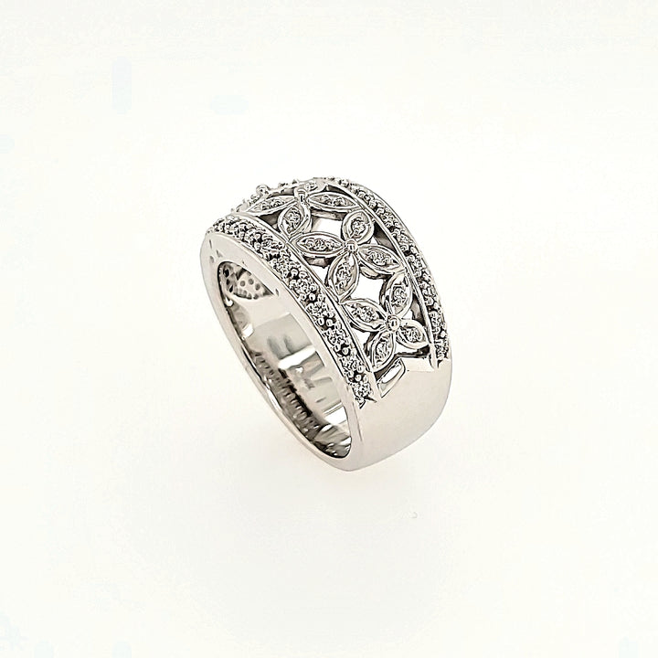 Diamond Band in 14k Gold