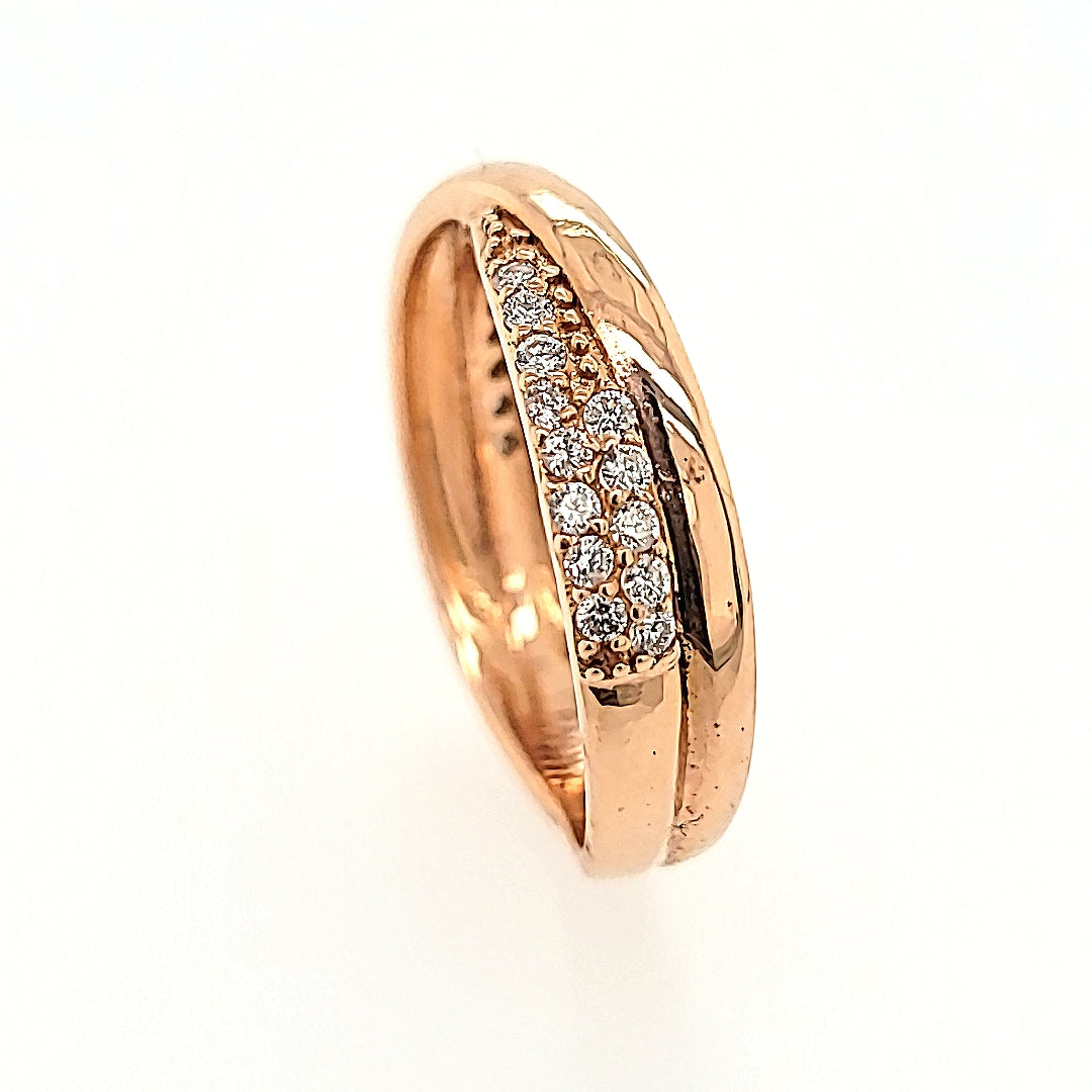 Interlocking Diamond Band in 14k Gold