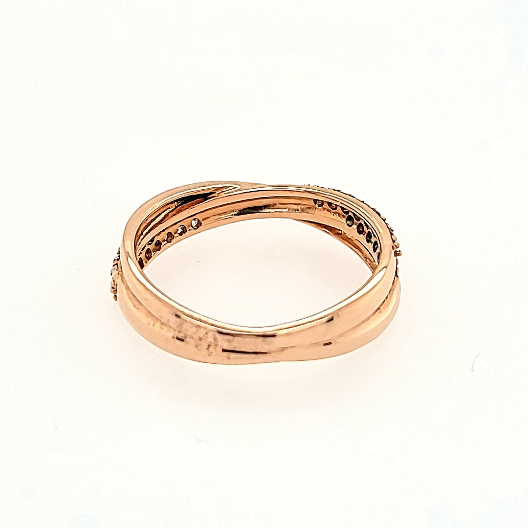 Interlocking Diamond Band in 14k Gold