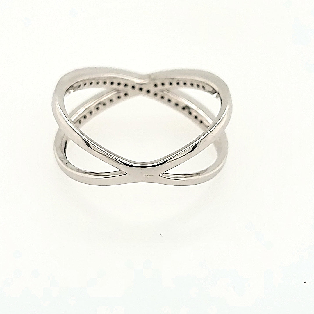 Cross Over Diamond Ring in 14k Gold