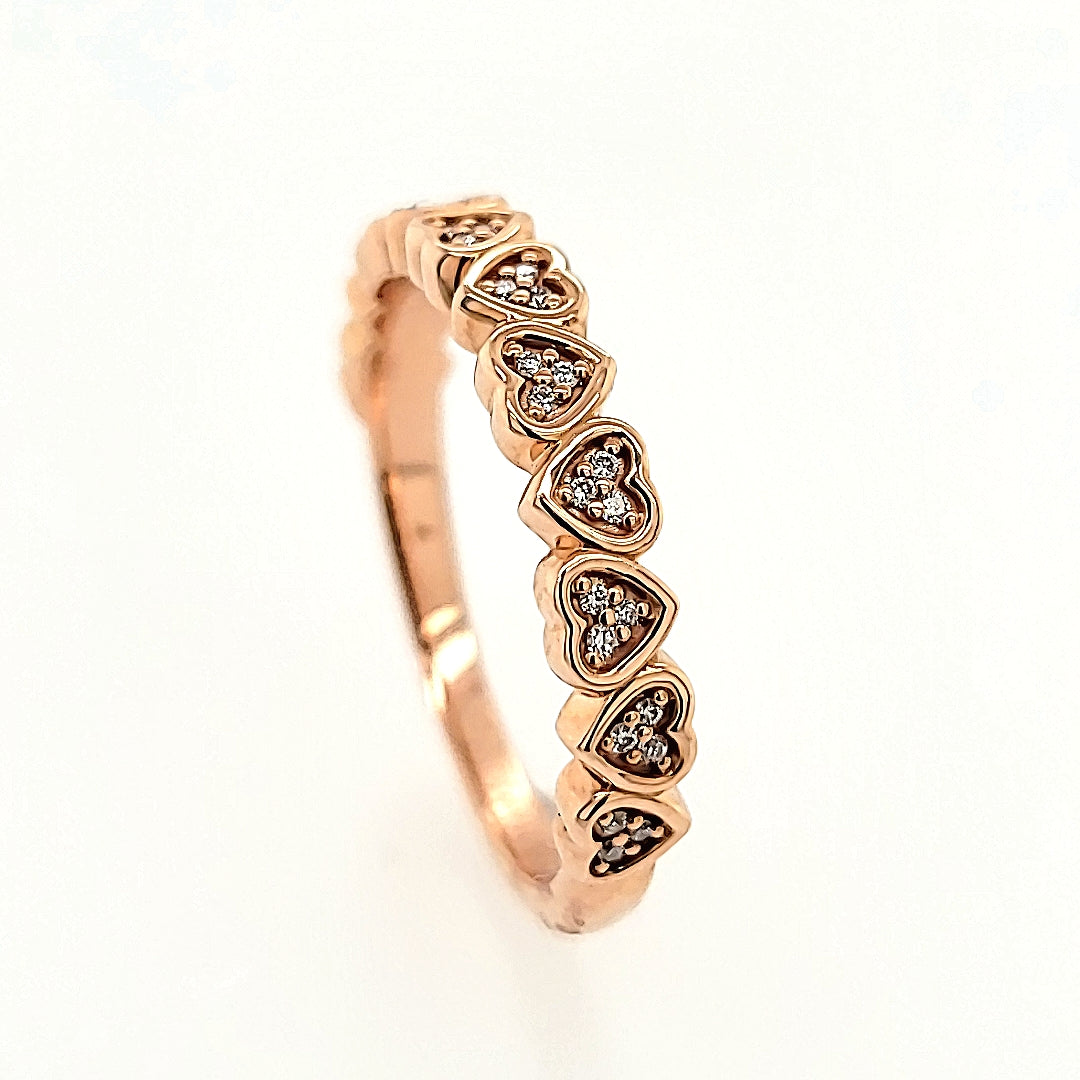 Diamond Heart Band in 14k Gold