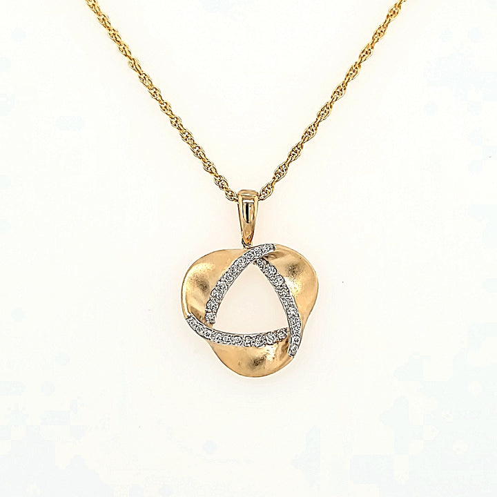 Möbius-inspired Pendant in 14k Gold