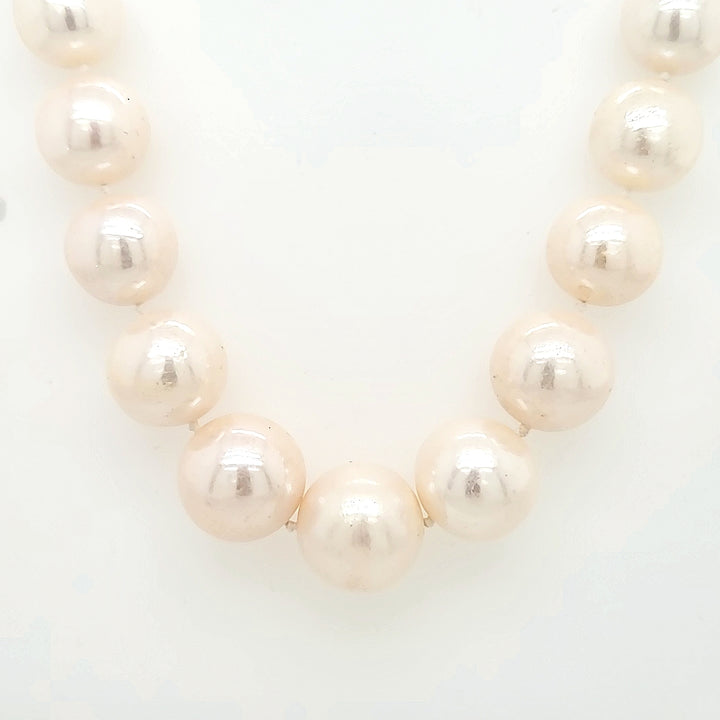 Graduated Freshwater Pearl Necklace