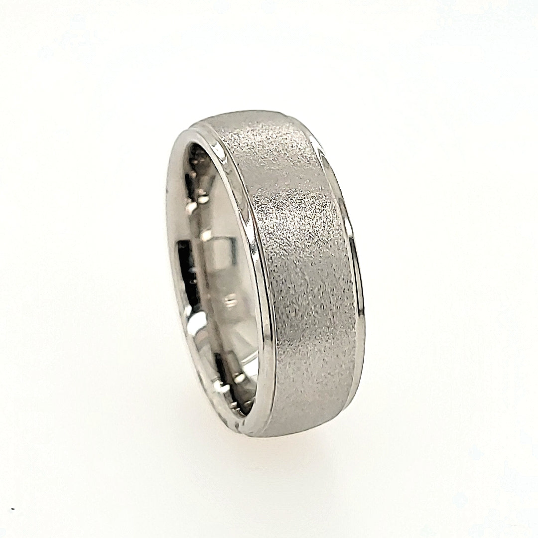 Serinium Ring with Stone Finish