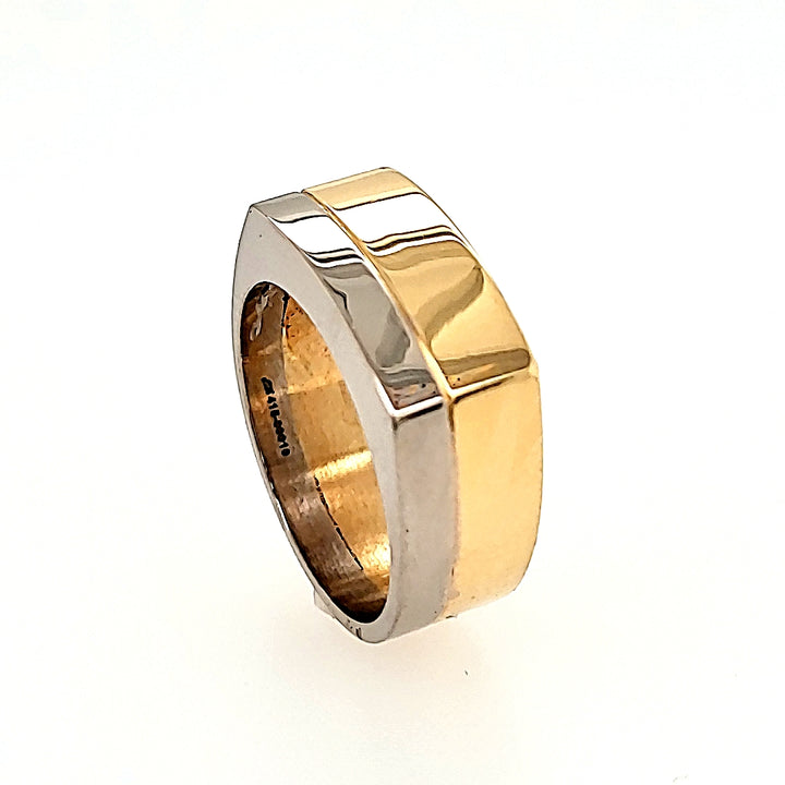 Handcrafted Wedding Band in 14k Gold