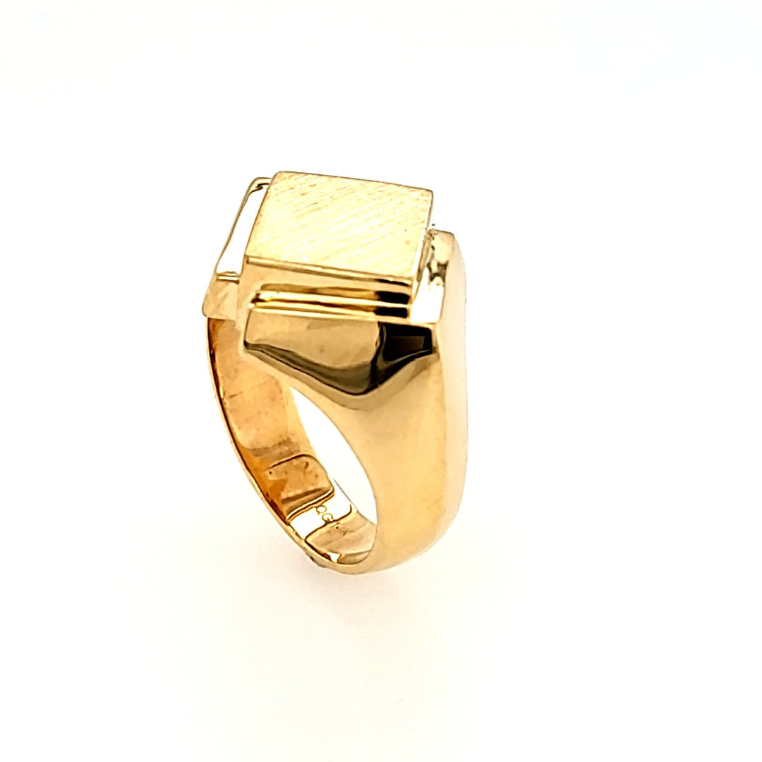 Signet Ring in 14k Gold