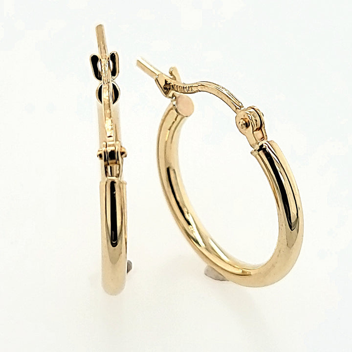 Hoop Earrings in 14k Gold