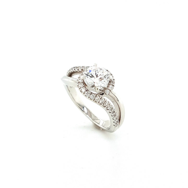 Semi-Mount Halo Diamond Ring in 18k Gold