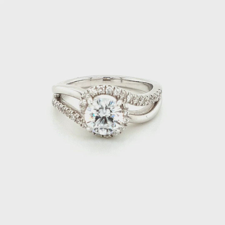 Semi-Mount Halo Diamond Ring in 18k Gold