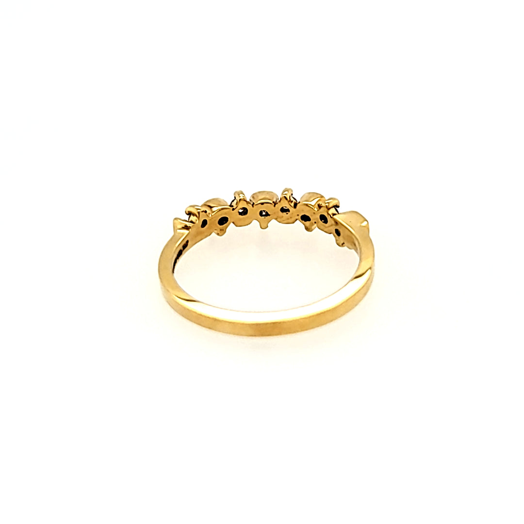 Diamond Wave Band in 14k Gold