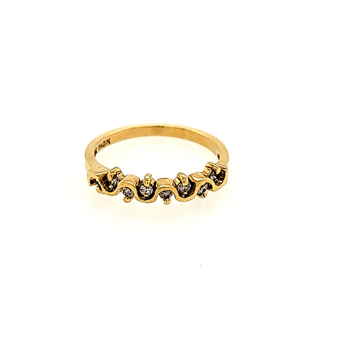 Diamond Wave Band in 14k Gold