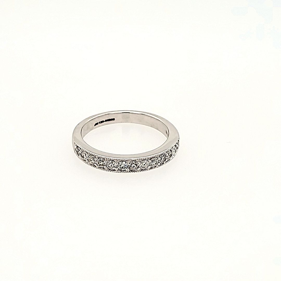 Classic Diamond Band in 14k Gold