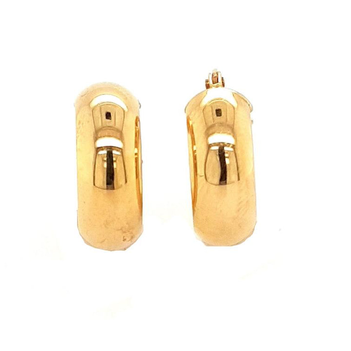 Huggie Hoop Earrings in 14k Gold