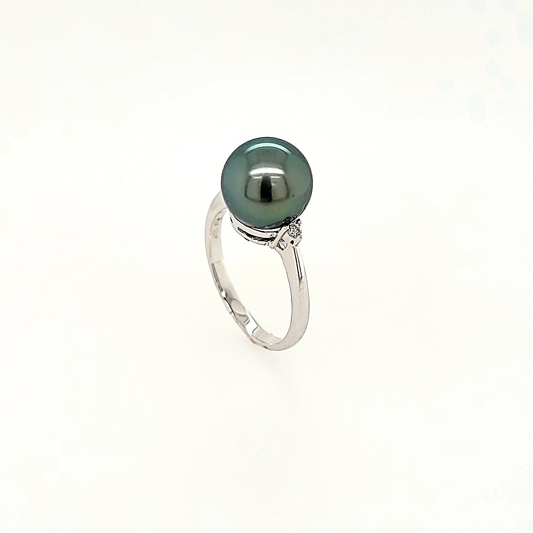 Black Pearl Ring with Diamond Accents in 18k Gold