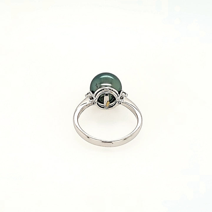 Black Pearl Ring with Diamond Accents in 18k Gold