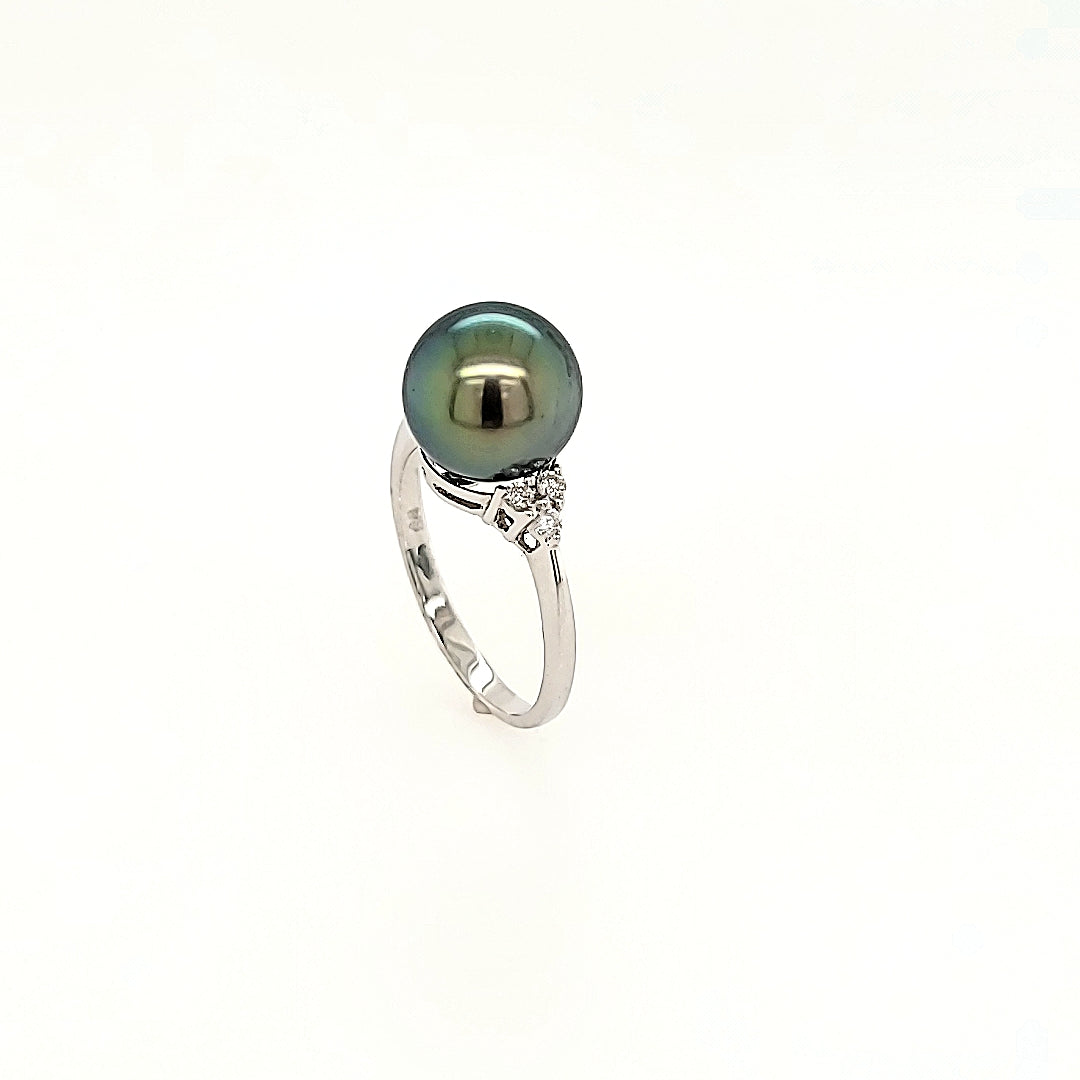 Black Pearl Ring with Diamond Accents in 18k Gold