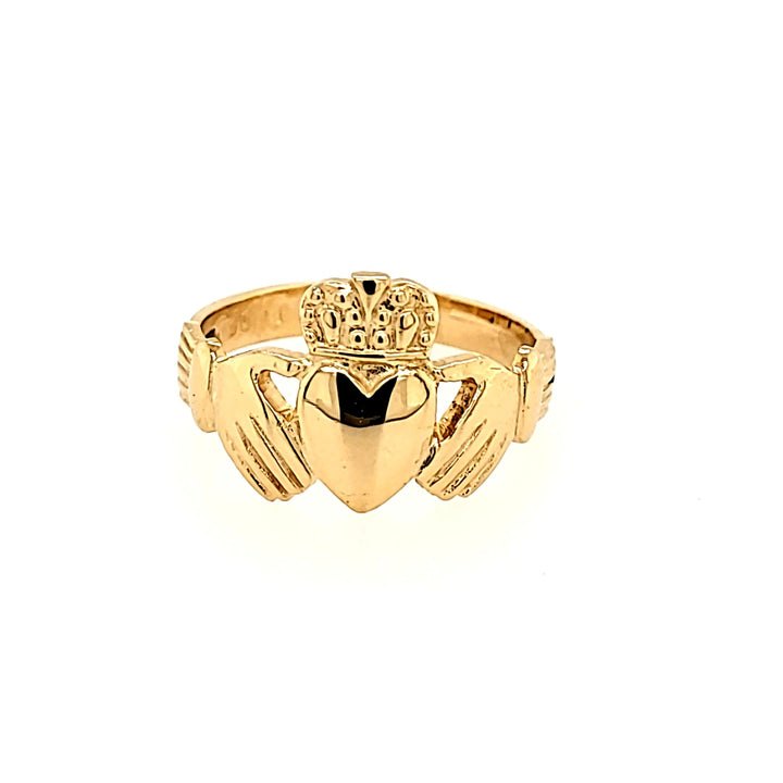 Claddagh Ring in Yellow Gold