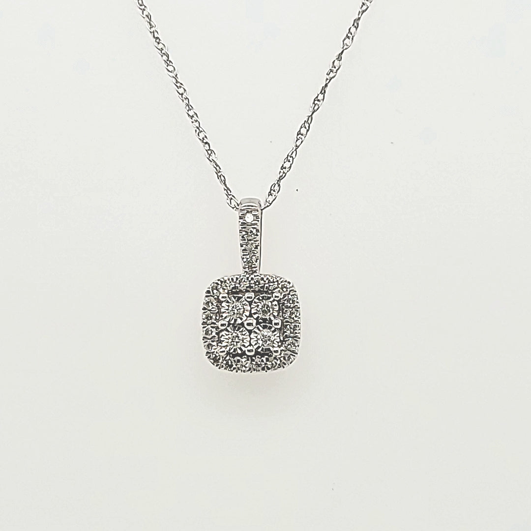 Diamond Halo Pendant in 14k Gold